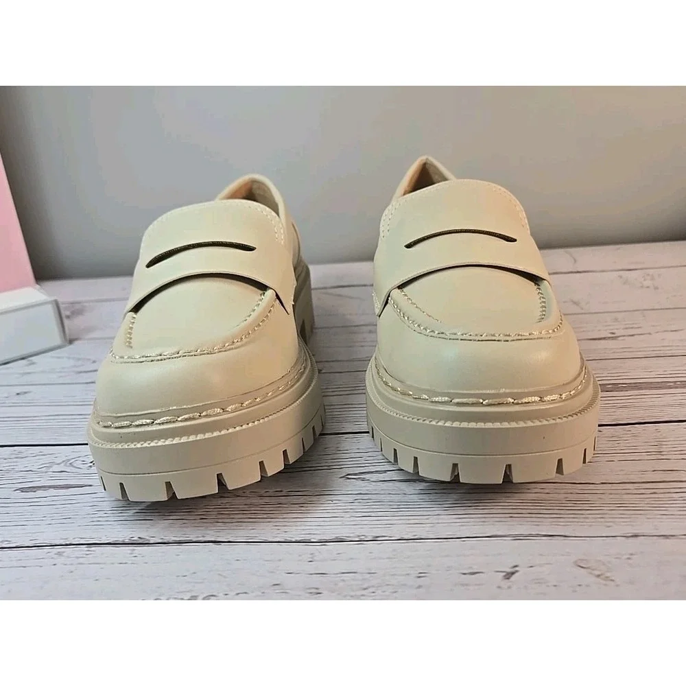Soda Womens Eureka Chunky‎ Penny Loafer Bone Size 7 *New*